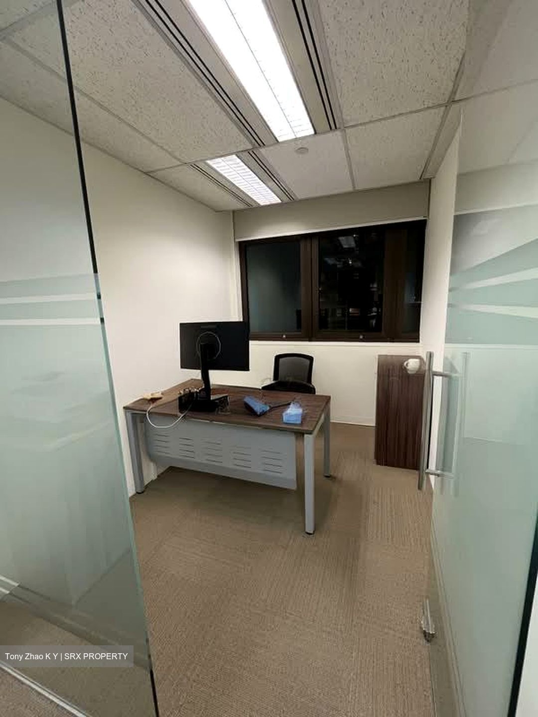 Palais Renaissance (D9), Office #537055281